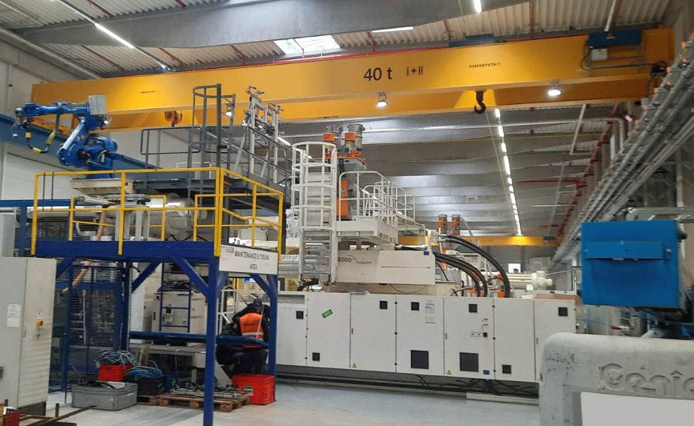 Proiect relocare industrială utilaje de injecție mase plastice - linie de producție componente auto